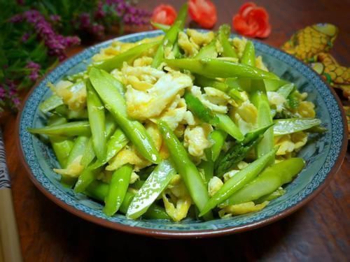 芦笋|遇到这菜赶紧吃，一个月从20元降到8元一斤，燃烧脂肪最在行