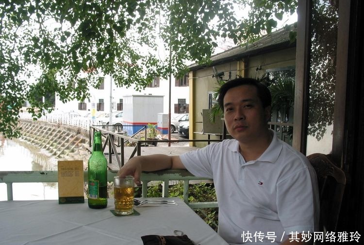 康震|康震,中国诗词大会的嘉宾评委,有人说他是徒有其表,你怎么看?