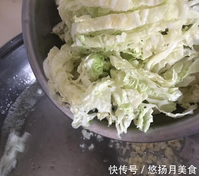 红薯粉条焖白菜!