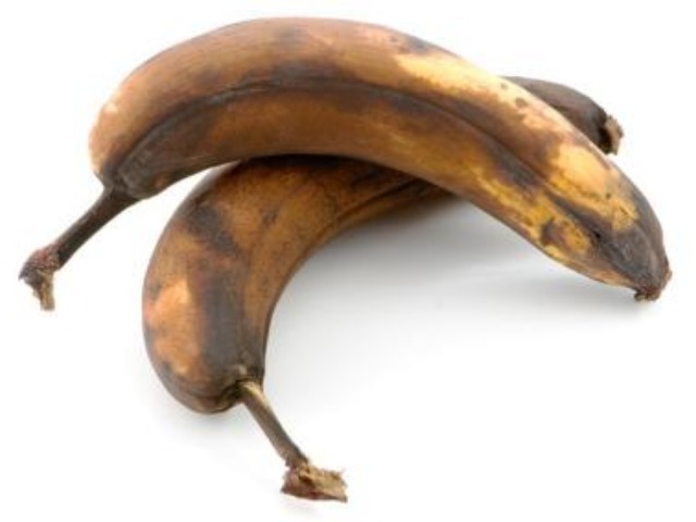 保鲜膜|香蕉放在冰箱内皮冻黑了,能吃吗学会一招,香蕉放一周也不易烂