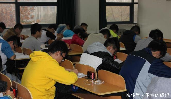 大学生写“楔形”字体走红网络，老师看后头疼不已：这是啥？