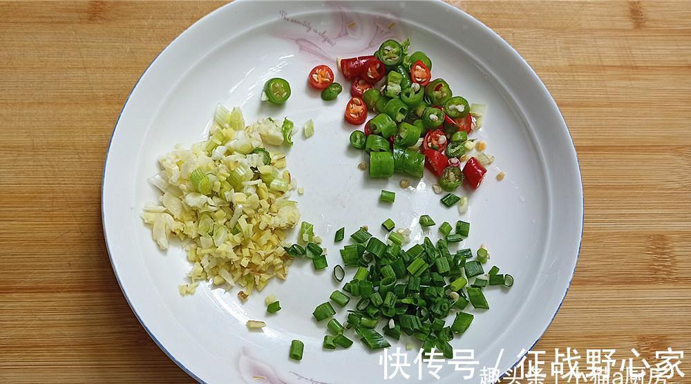 家常菜肉末粉条,鲜香酸辣,特别开胃,我们家冬天常吃