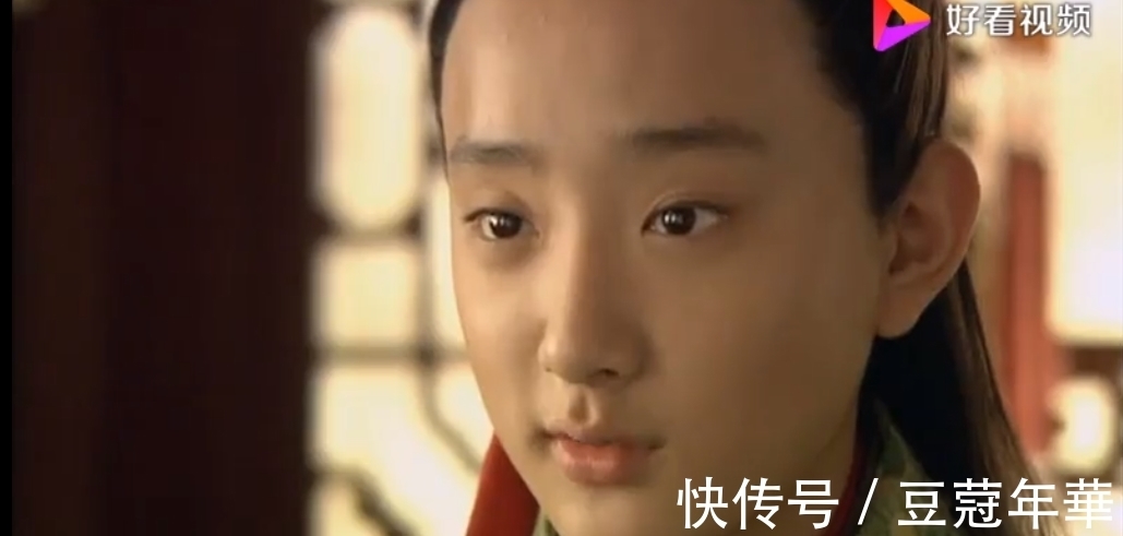 含丹$同样是“宝玉看呆宝钗”,老版宝黛钗太可爱,新版像大型宫斗现场