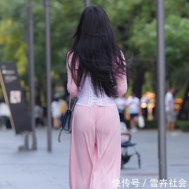 穿搭 穿着搭配的女性中,一些是迷人的,另一些是引人注目的!