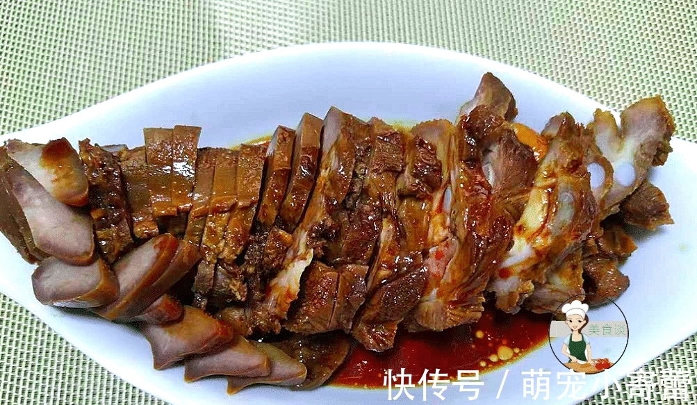 秋天吃牛羊肉不如吃它，35元一条，煮好切片淋上料汁，滋补又馋人