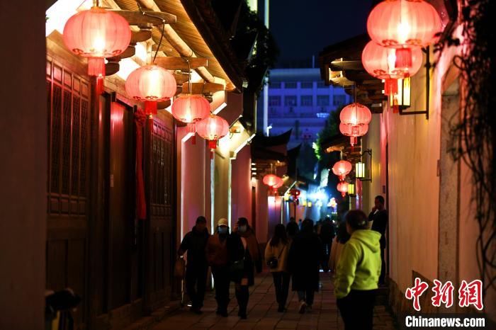 大红灯笼高高挂|福州古街坊巷年味渐浓