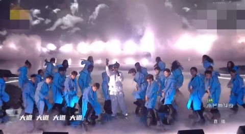 晚會|芒果臺購物晚會一團糟，哥哥姐姐油膩大比拼，亂跳亂唱好尷尬