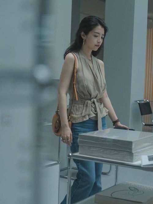 穿搭 三木博主的穿搭真好看,喇叭裤、阔腿裤搭配衬衫,优雅清新还美丽