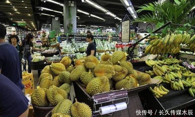 中年|泰国榴莲大量“滞销”，为何当地商人却认为，中国游客该为此负责