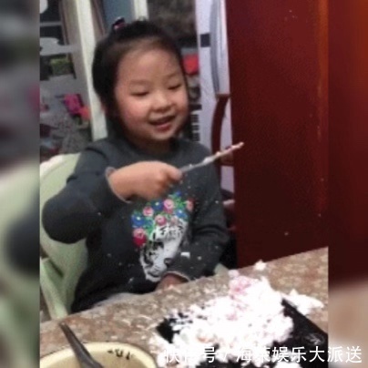 闪亮亮|爸爸给女儿过了一个“超难忘的生日”,网友没关系,还是笑笑吧