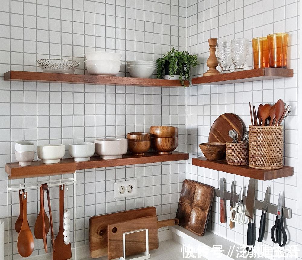 厨房学韩国人,灶台加高10公分,瞬间把台面调料收得一干二净!