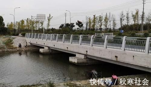 冬季野河钓鲫鱼,不是每段都有鱼,找这四种位置,鲫鱼基本躲这里