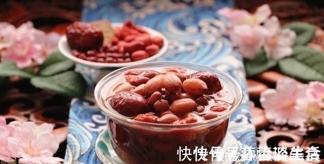 真红糖|80岁奶奶:每天这样吃花生,越吃越精神,做法简单一看就会