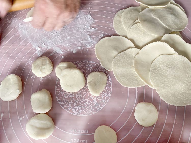 秋天吃饺子不能错过白菜猪肉馅，鲜美可口，价格还便宜