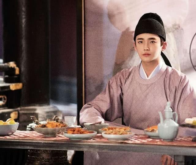 宋真宗|宋仁宗为何这么怕太后刘娥？刘娥常常穿着龙袍，心思和武则天类似