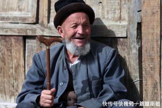 104岁老人暴露长寿秘诀既吸烟又喝酒,他却唯独不“沾”这件事