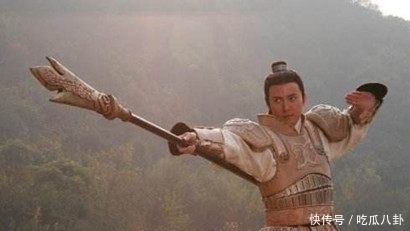 封神演义,十二金仙都不敢接的翻天印,为什么杨戬却不怕