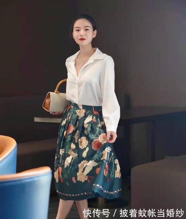 简约 职场女人如何穿的高级又显气质这五套搭配送你,每天穿得不重样!