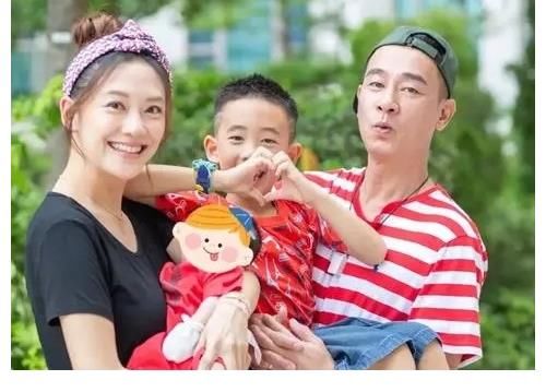 陳小春和應(yīng)采兒，兩個不同世界的人，為什么會擦出火花？