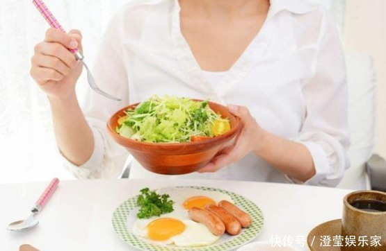 人到了这个岁数,基本上进入了“衰老期”,有的人不肯服老!