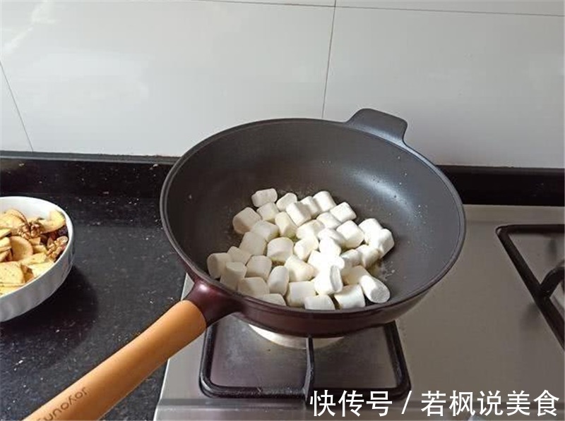 教你在家做雪花酥,甜香奶味足,不用烤箱也能做