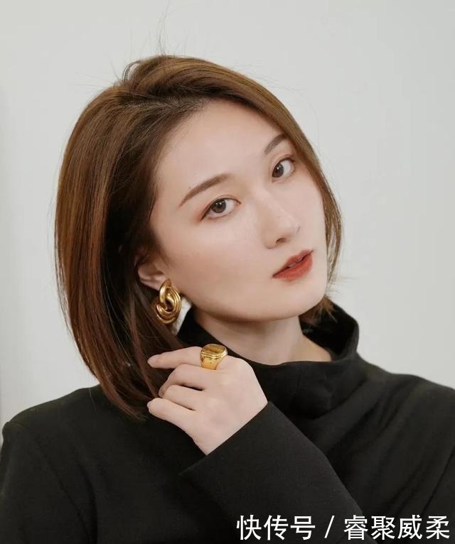 脸型|方脸女孩适合什么配饰?帽子墨镜耳饰,一篇帮你解决