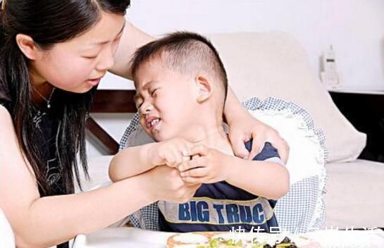 骨头汤|儿科医生这3种汤别给孩子喝了,不仅不长个还伤脾胃,父母谨记