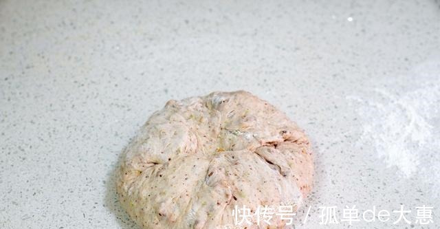 高纤|甜面包吃腻了,试试这款无油无糖的高纤面包吧!外脆内软越嚼越香