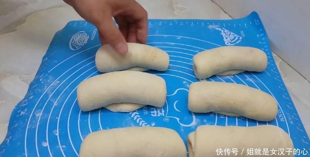 面团|爱吃烧饼的要收藏了,开水一烫,个个松软香甜,学会都能开店了