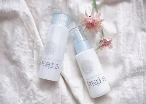 相见恨晚的水乳系列：深层补水，由里到外美白，维持肌肤再生能力