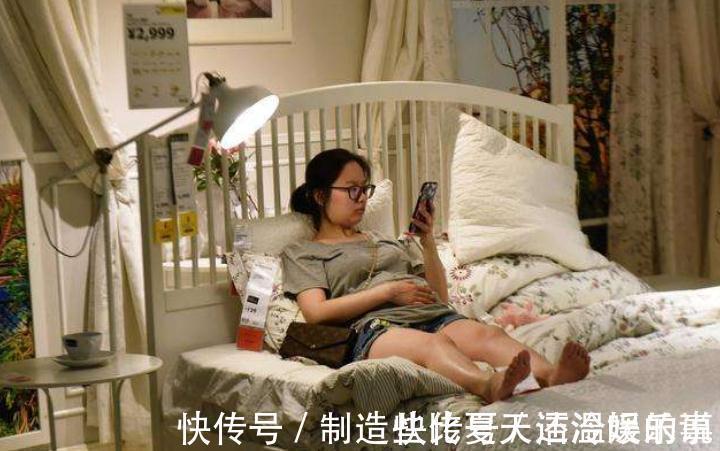 嫁出去|“嫁出去的女儿”,不能回娘家坐月子过来人都知道为什么