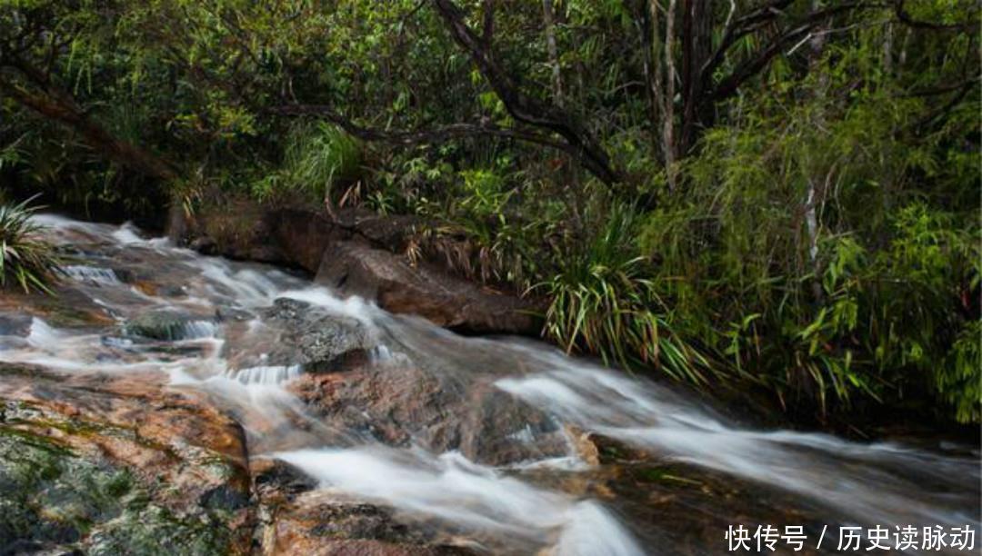 韩偓不可错过的一首诗!万里清江万里天,一村桑柘一村烟!