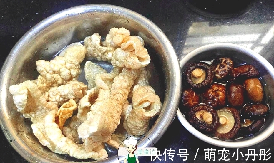 猪皮|天冷,这菜常被人扔掉,简单一煮比肉香,一次做好放冰箱,特省事
