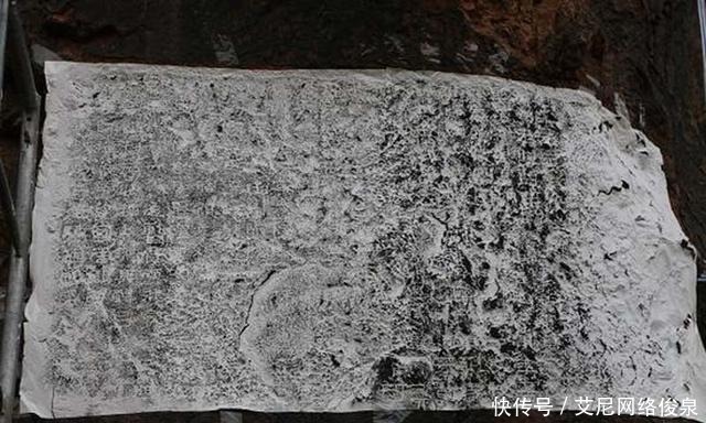 汉字@外国一断崖发现中国汉字,内容被翻译后,专家当场湿了眼眶
