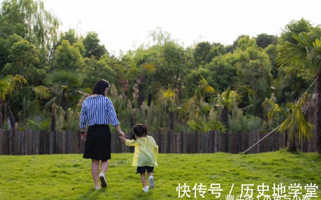 打分|11岁男孩给父母打分,爸爸10分,妈妈0分,评价标准很“无奈”