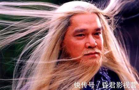 黄药师!黄药师医术占卜样样精通,他师父是谁?把他的武功连起来就知道了