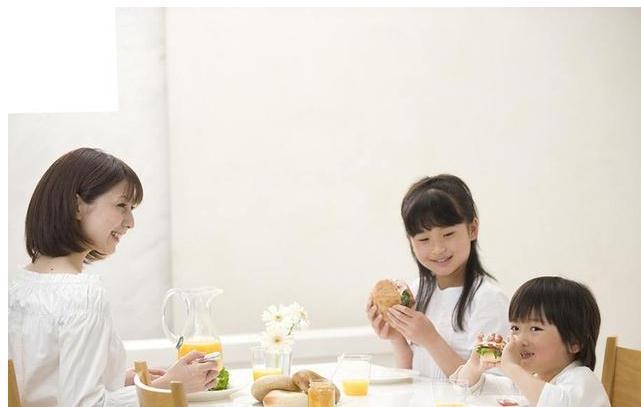 孩子|有种糊弄式早餐正在蔓延,父母轻松了,孩子脾胃却变弱了