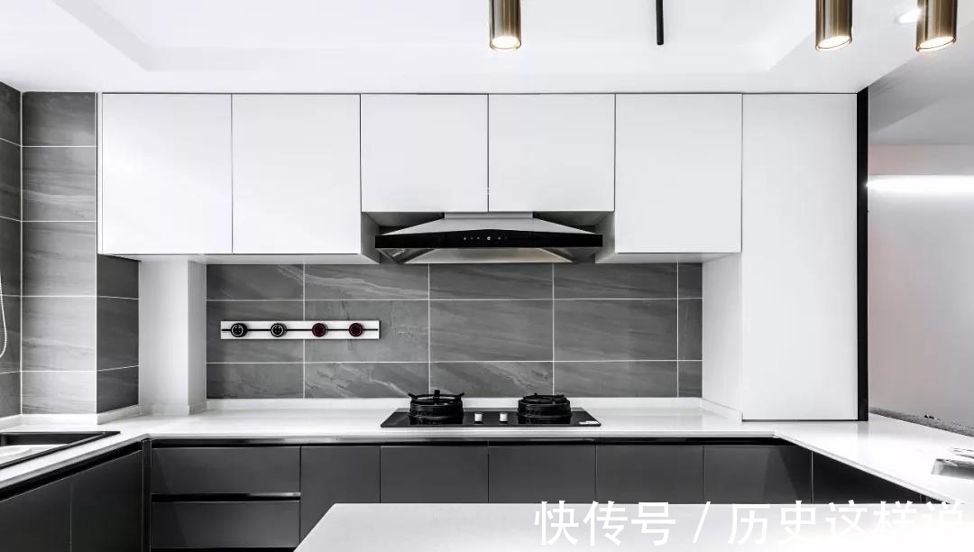 黑白灰|77平两居室户型，现代简约风，时尚又实用（附平面图）