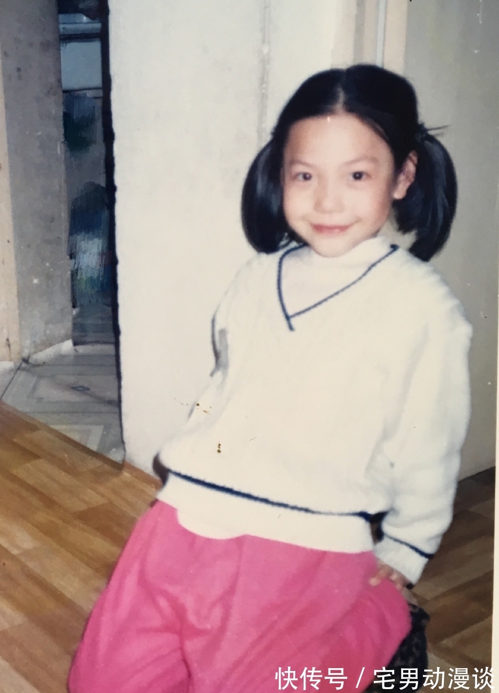 哈林|“巨星”吴莫愁:从代言费1.3亿到县城卖唱,她是资本的牺牲品吗