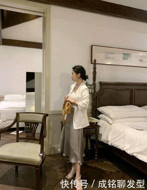 女性|中年女性要避开“大妈感”，这几种穿搭时尚又高级，减龄又有范