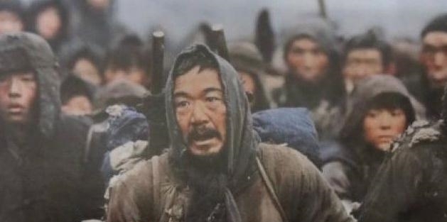 百姓|和珅往赈灾发放的粥里撒了把灰,百年后,这一行为却得到世界称赞