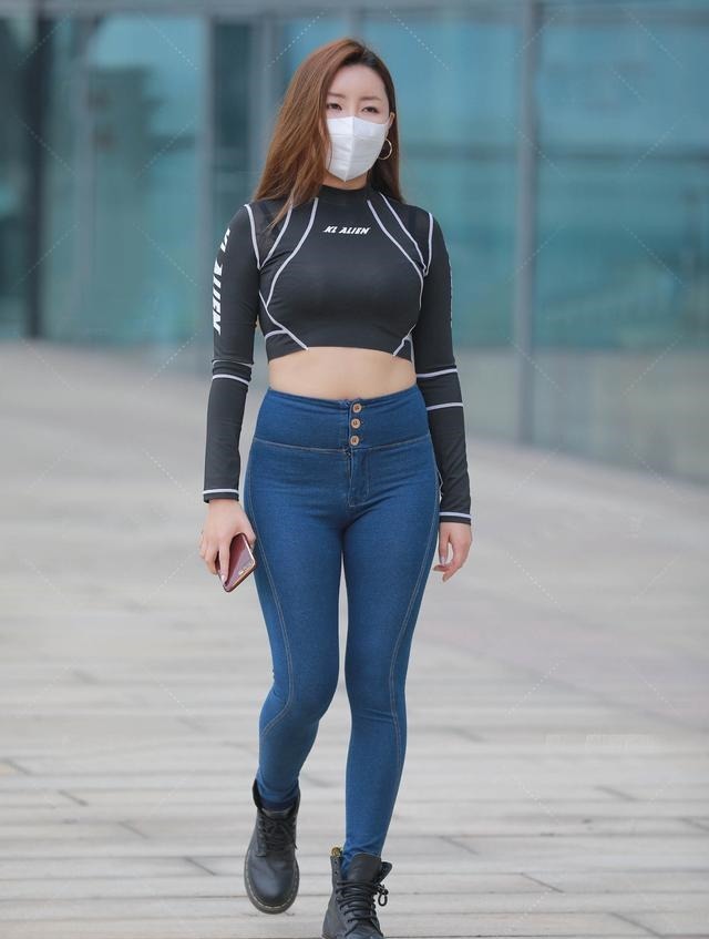显瘦 无痕牛仔裤，让微胖的美女，显瘦又显女人味！
