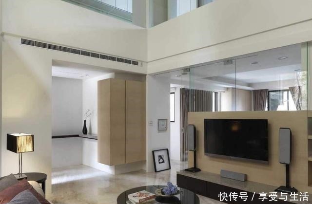 装修|电视机不流行挂墙上,如今这种新方式,越来越受欢迎,看完都想装!