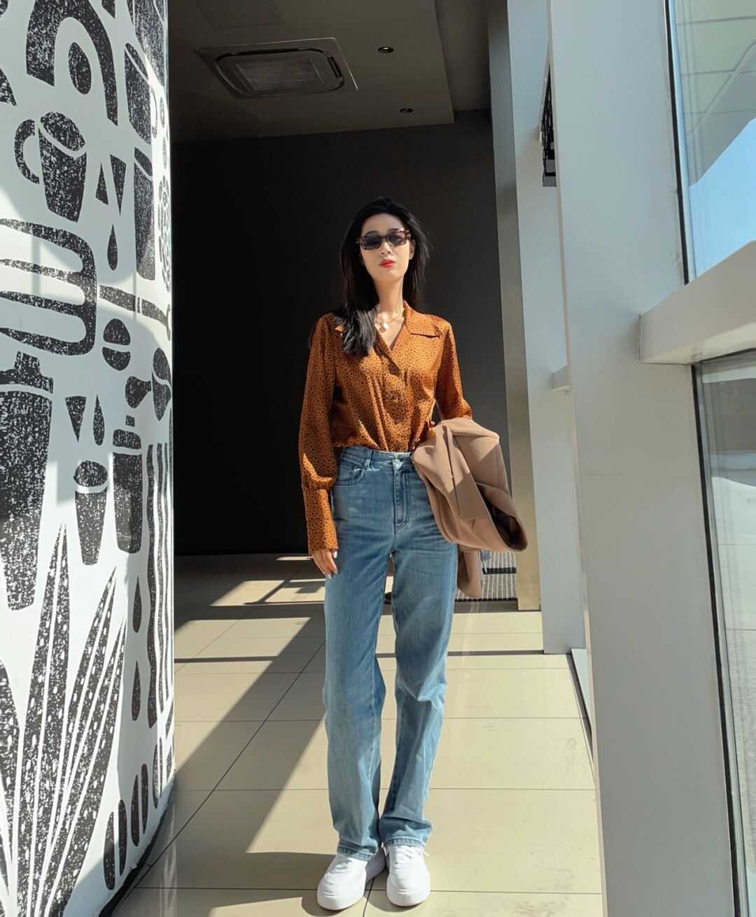 色系 上衣同色叠搭到底有多美?看完这四套穿搭就懂了,高级优雅