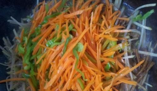 此物|吃胡萝卜时,最好别碰“此物”,很多人都错了,早知早受益