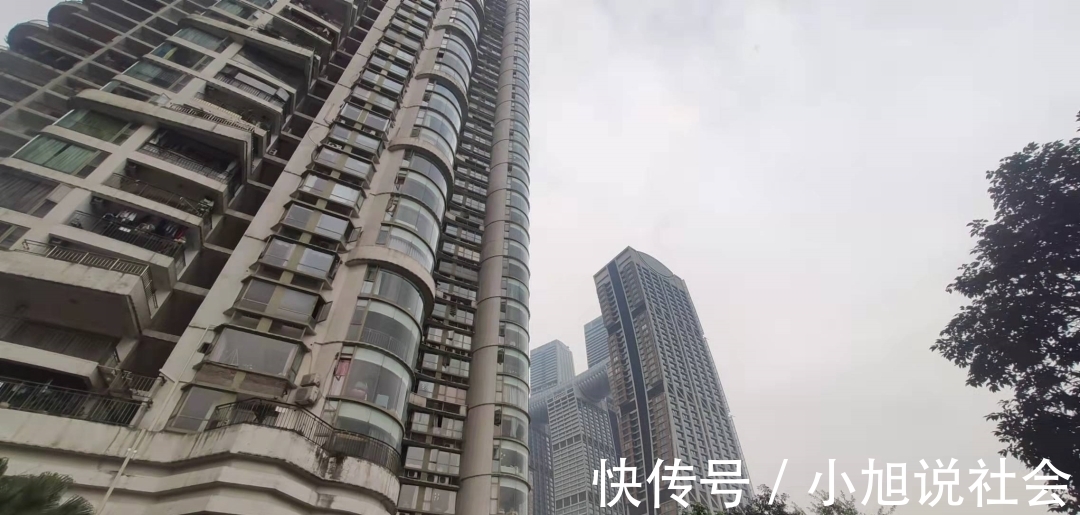 海客瀛洲|重庆朝天门房价破10万一平,周边豪宅却不涨反跌,炒房客血亏!