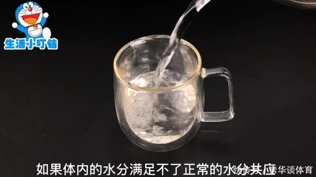 用硬币碰一下门把手，作用真厉害，10个人里9个需要，快回家试试