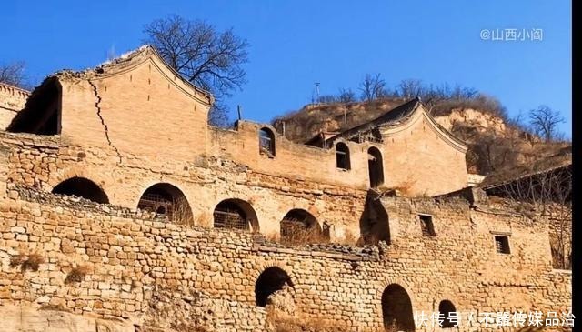 太原大山里,石头堆砌的无人村,老财大院里发现一个巨大银库