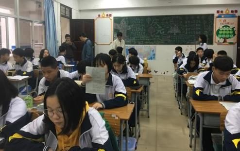 中学班主任“调座位”，看似随意、没章法，但实则满是“心机”