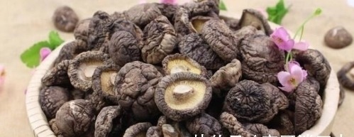 良心菜贩透露：买香菇时，看到“3种”扭头就走，我们自己都不吃